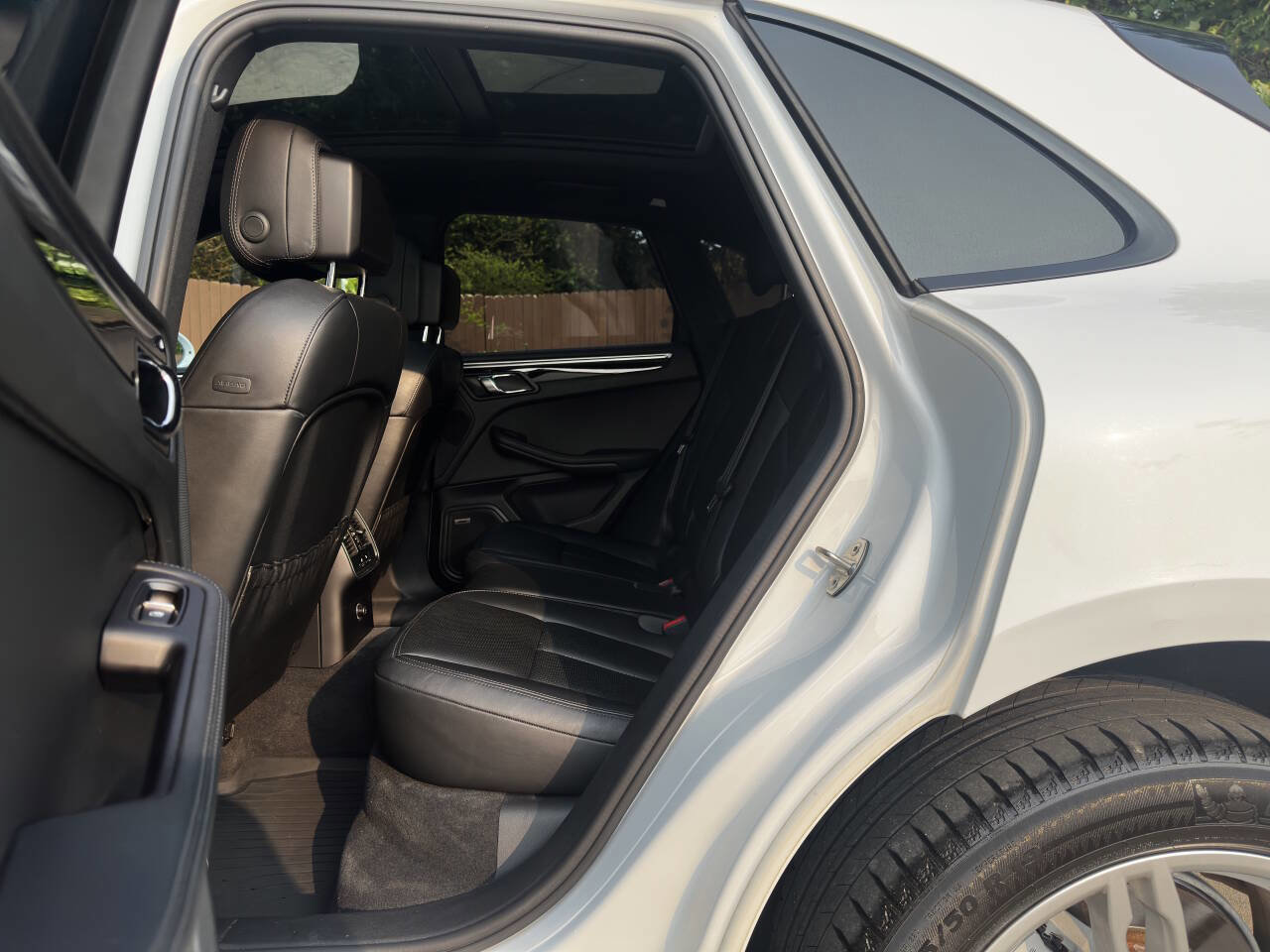 Used 2016 Porsche Macan S image 7