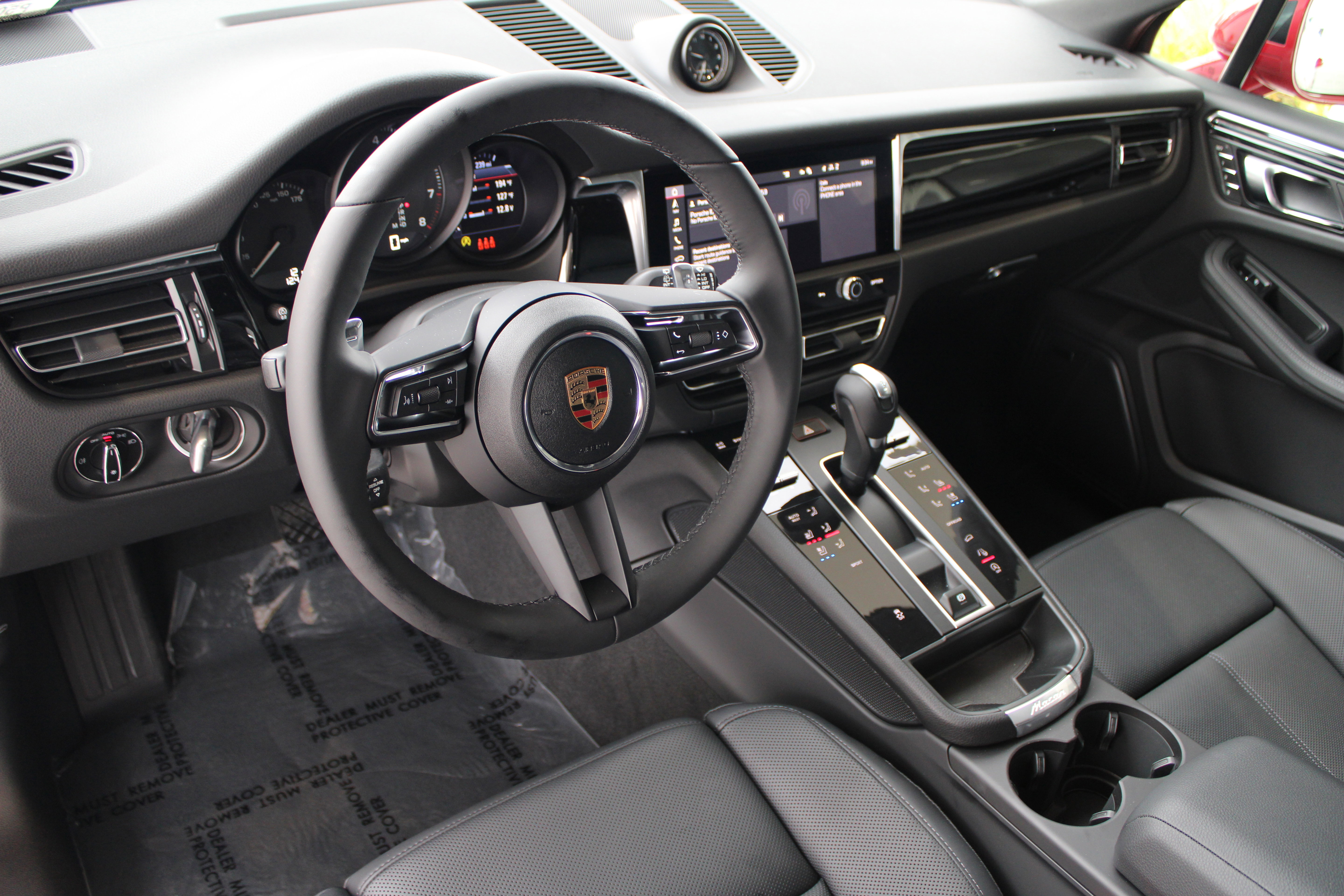 New 2025 Porsche Macan image 4