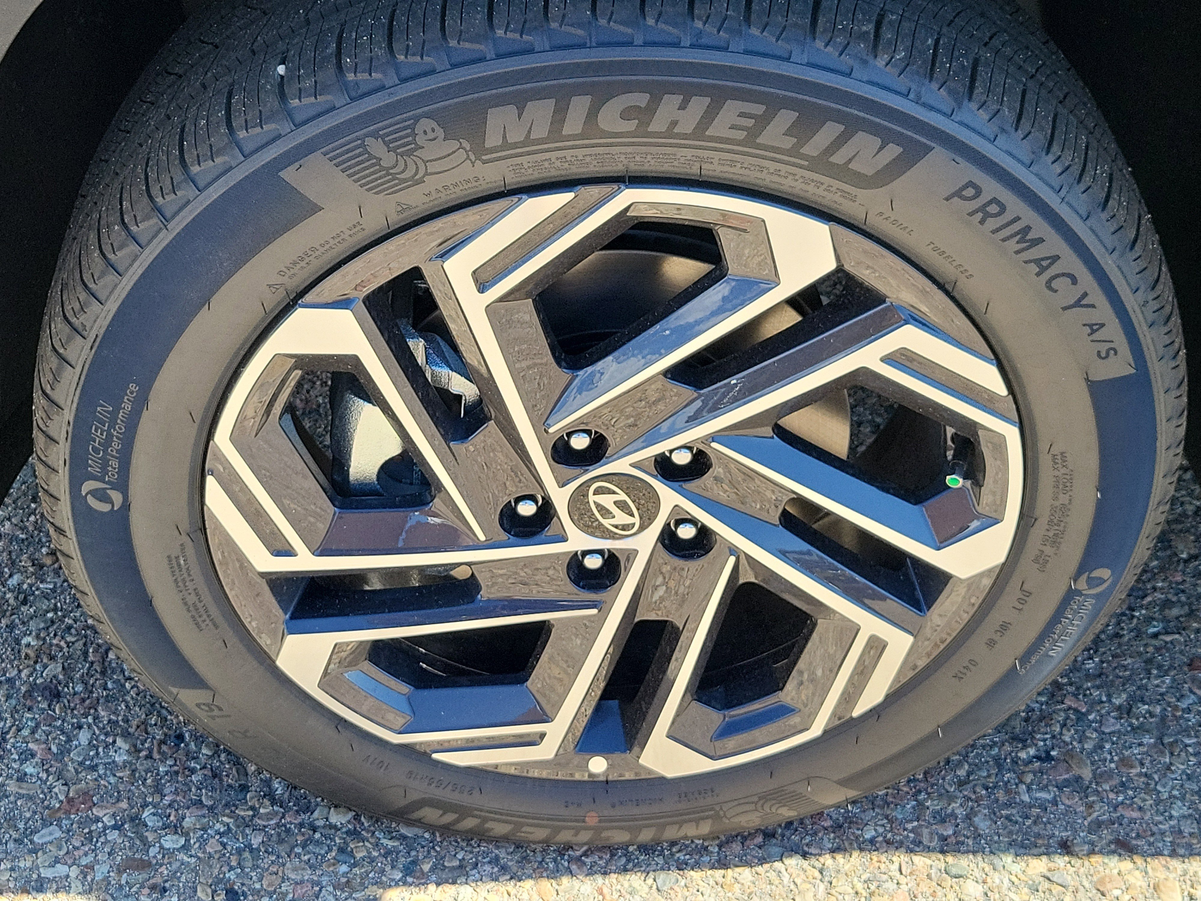 New 2025 Hyundai Tucson Limited w/ Tow & Go Package image 14