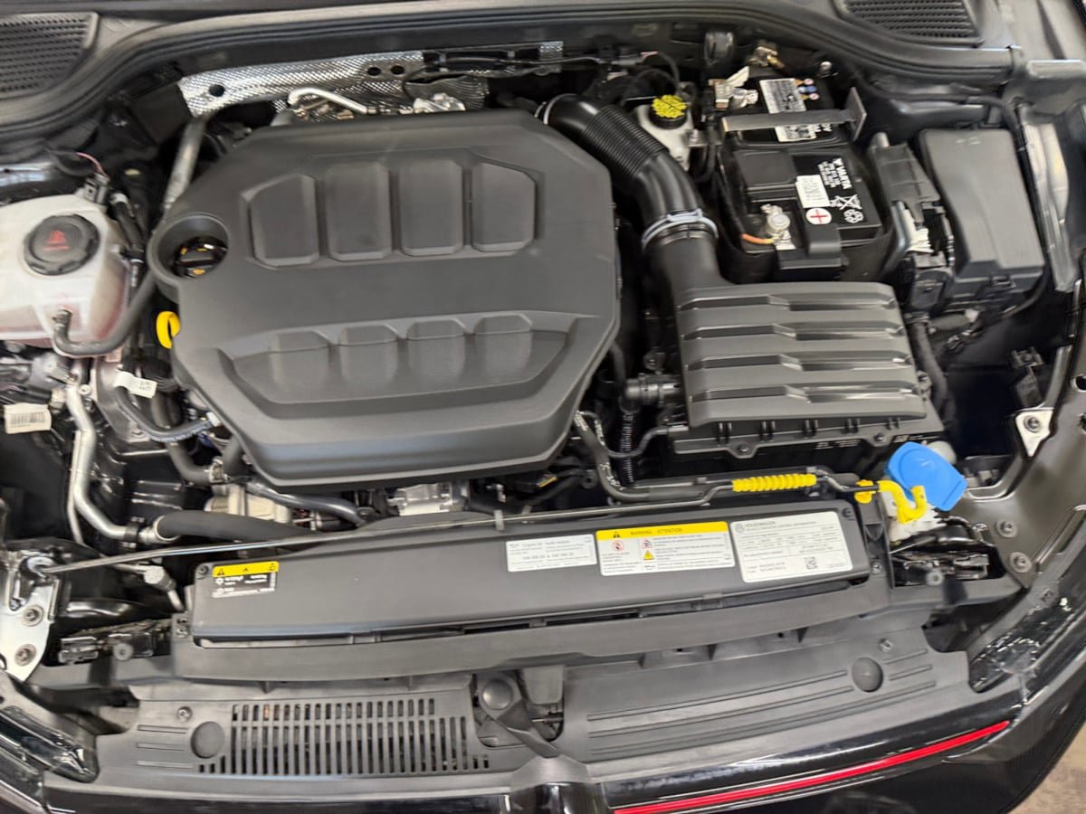 Used 2022 Volkswagen GTI SE FWD image 20
