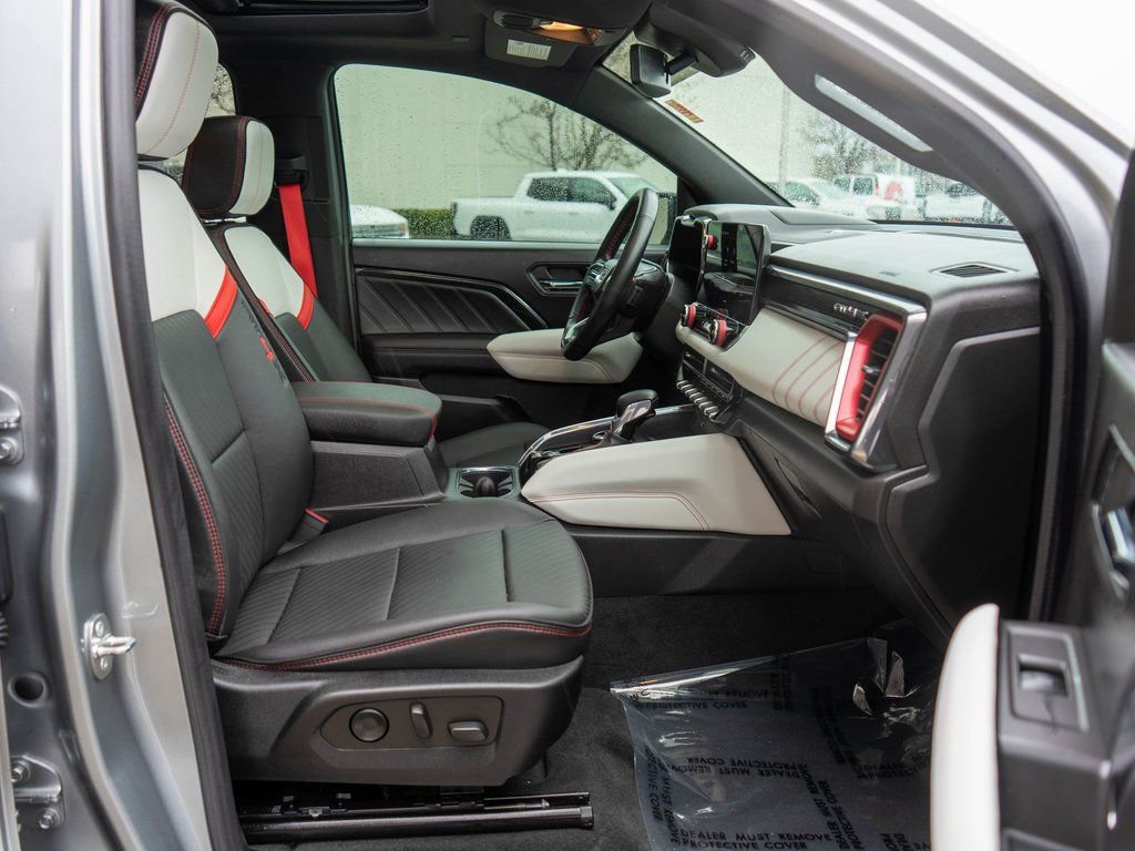 Used 2023 GMC Canyon AT4X image 10