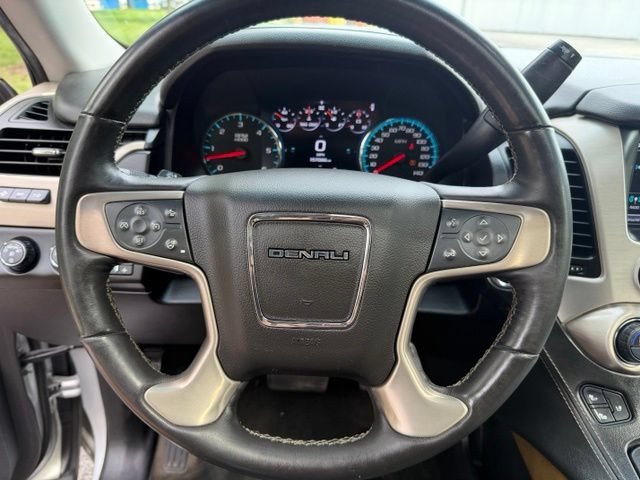 Used 2017 GMC Yukon Denali AWD/4WD image 13