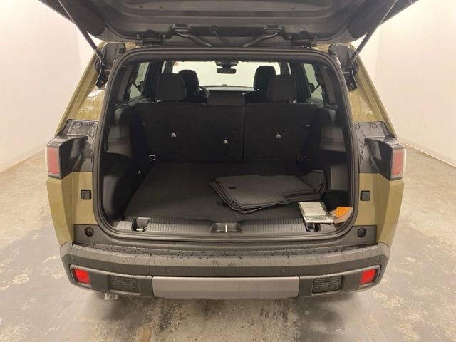 Used 2026 Jeep Cherokee Laredo AWD/4WD image 26