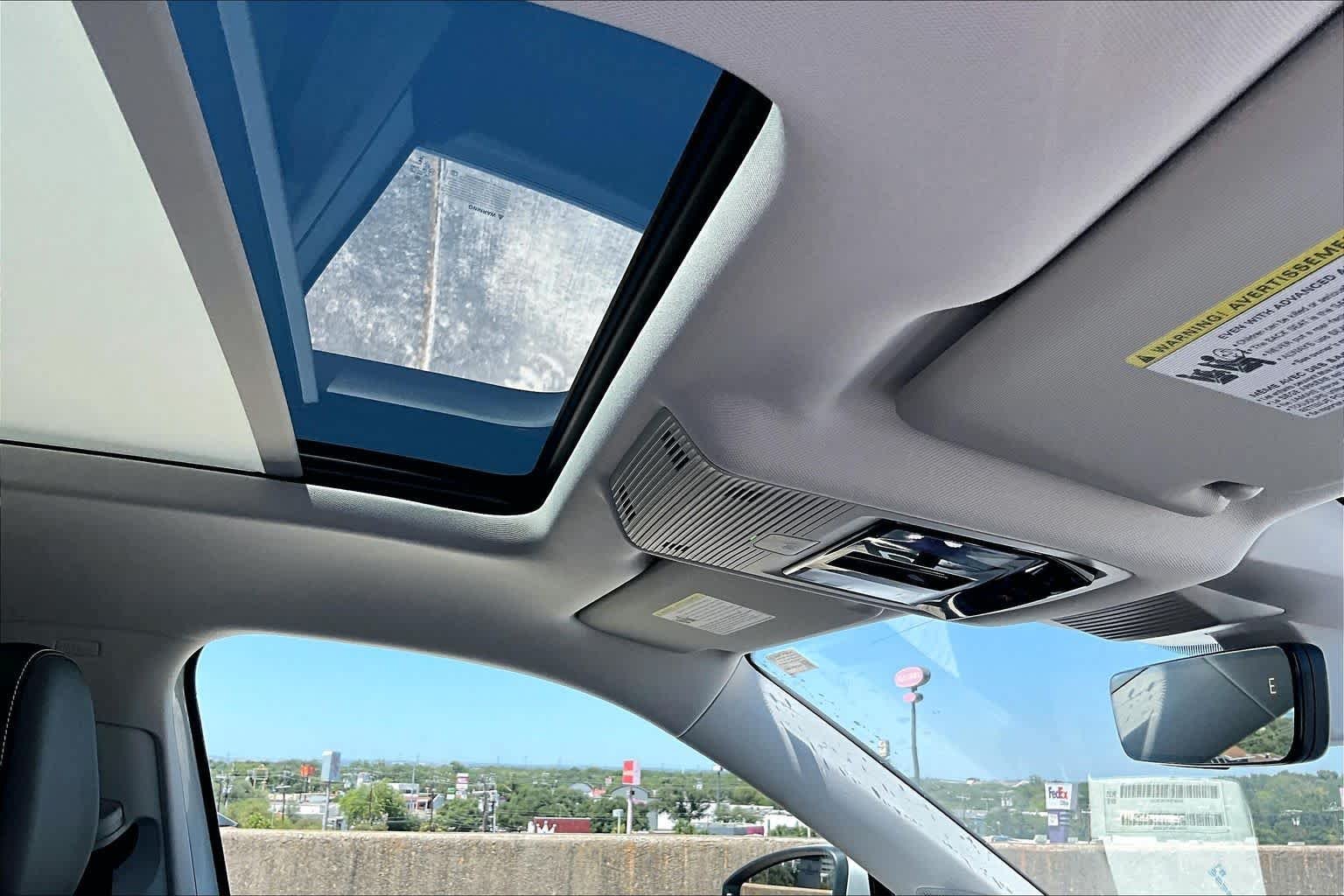 New 2026 Volkswagen Tiguan SE FWD image 20