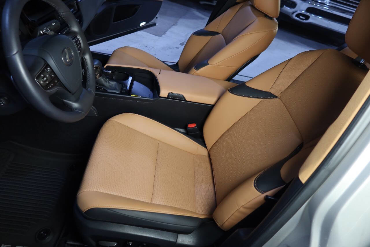 Used 2025 Lexus ES 350 w/ Premium Package image 19
