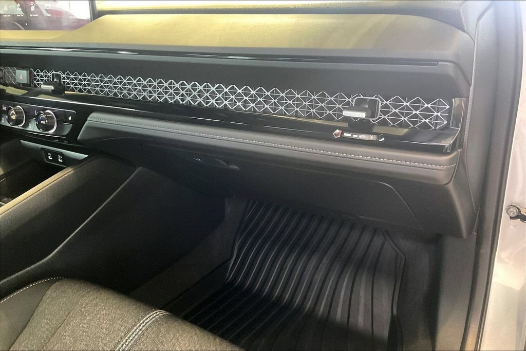 Used 2025 Honda Accord Sport image 17