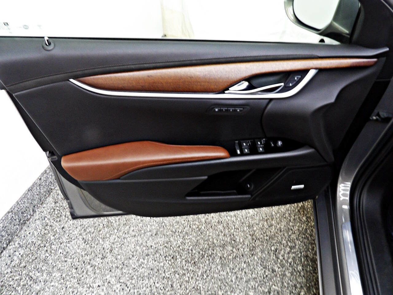 Used 2017 Cadillac XTS Luxury w/ Driver Awareness Package image 7