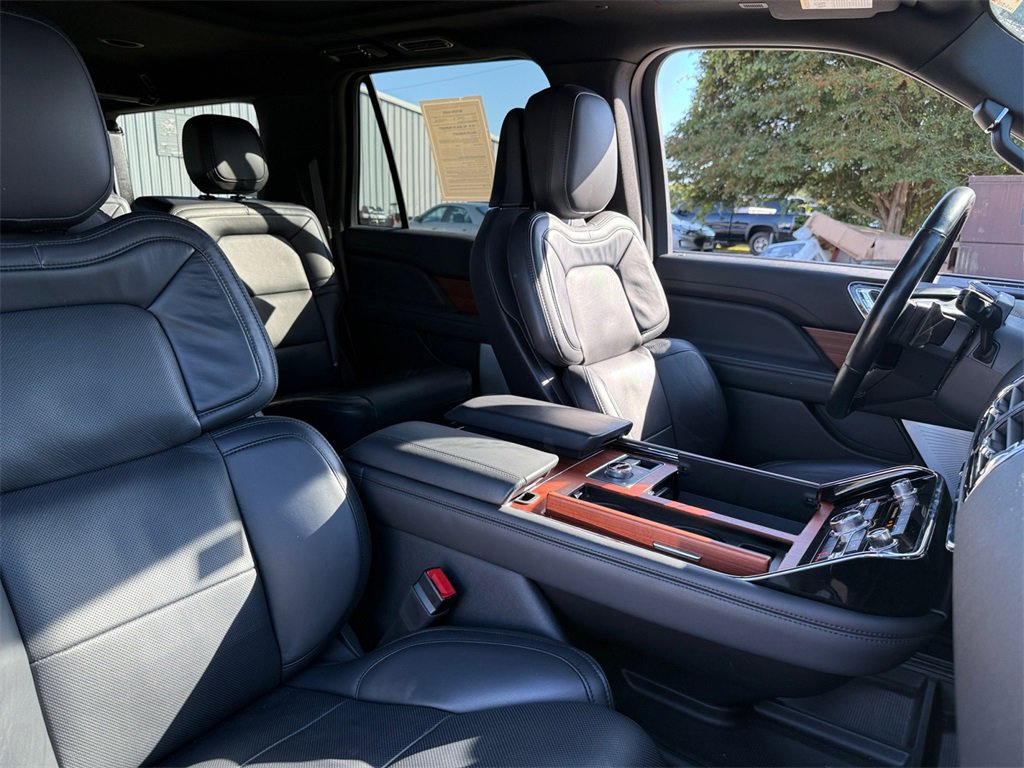 Used 2024 Lincoln Navigator L Reserve image 24