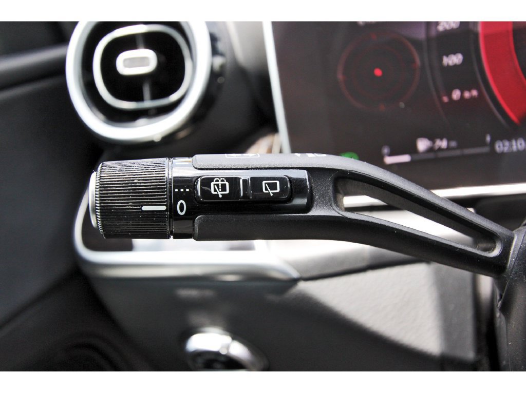Used 2024 Mercedes-Benz GLC 300 4MATIC image 18