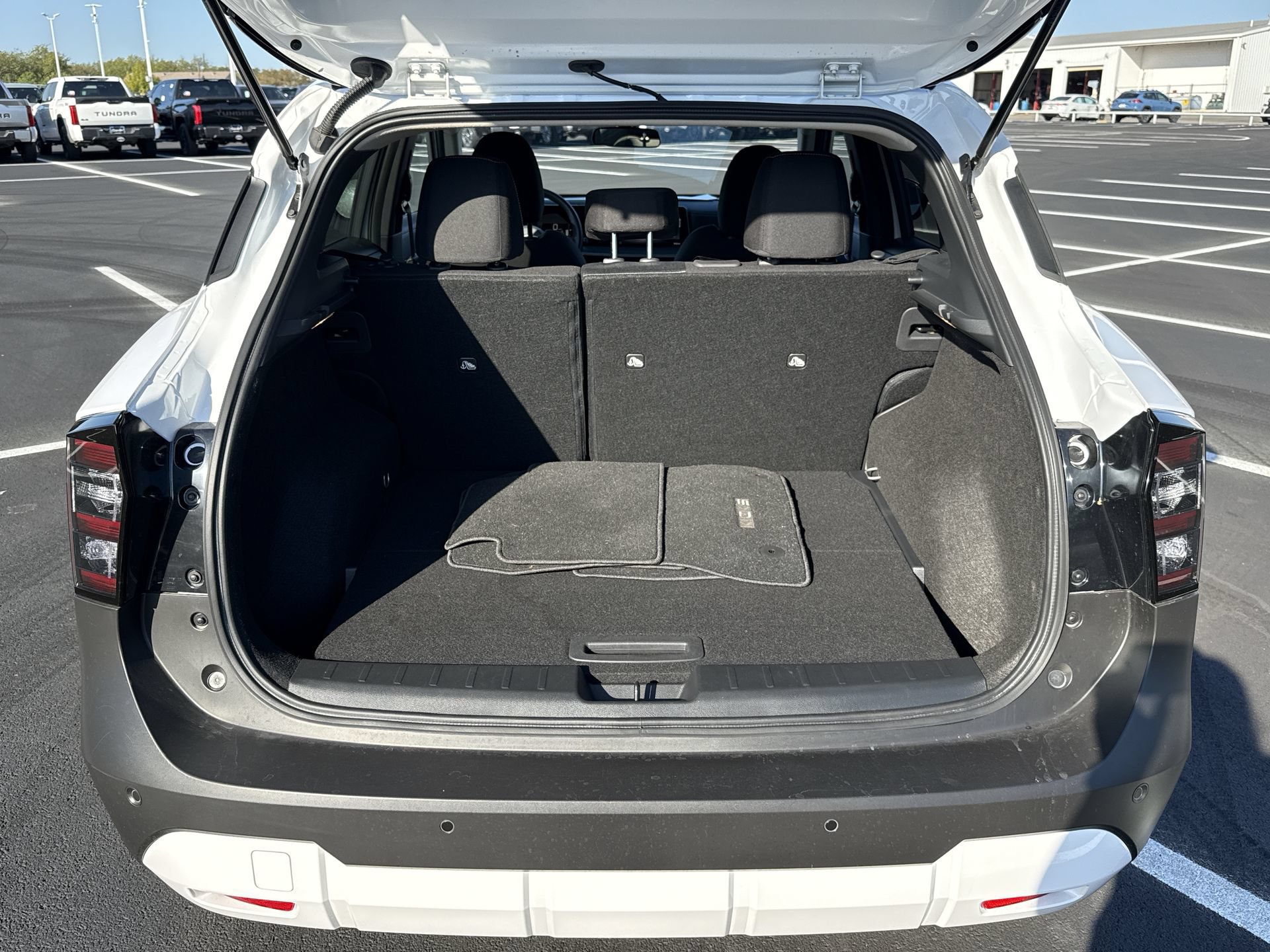 Used 2026 Nissan Kicks SV w/ Charging Package FWD image 20