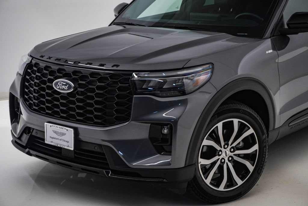 Used 2025 Ford Explorer ST-Line AWD/4WD image 4