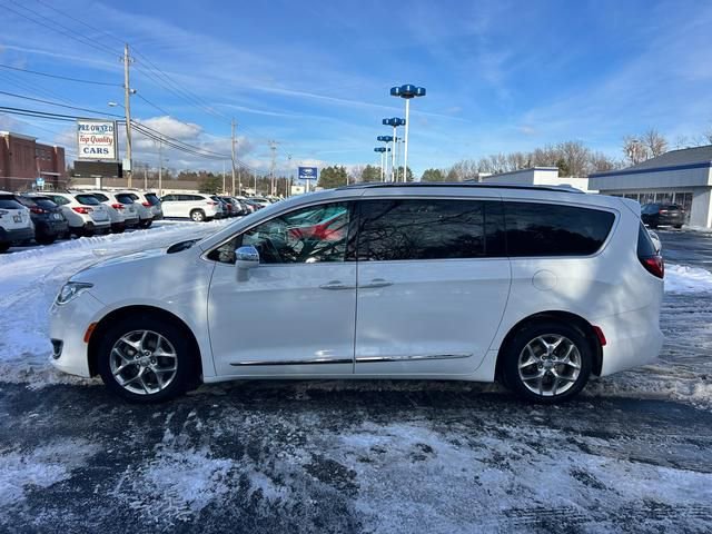 Used 2019 Chrysler Pacifica Limited image 7