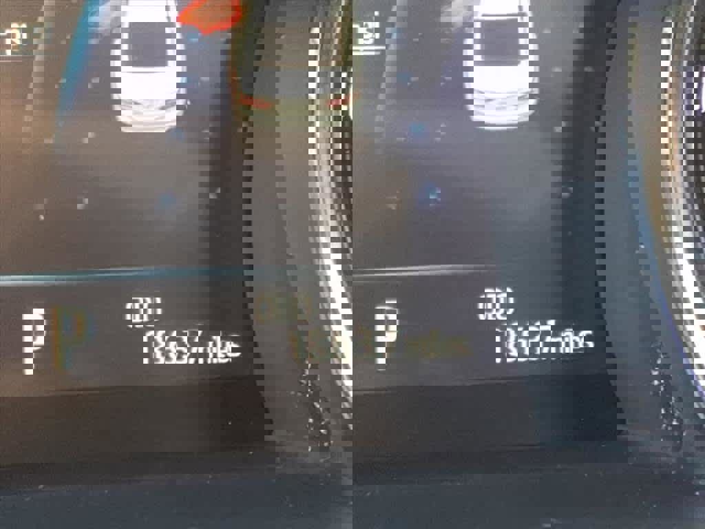 Used 2020 Toyota Camry XLE image 14