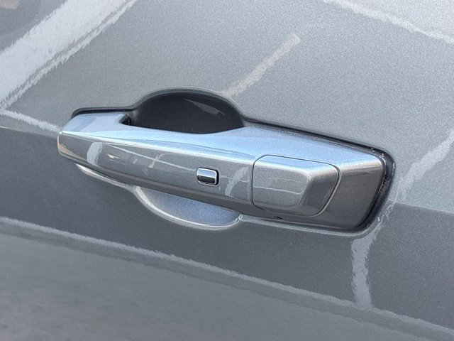 Used 2025 Chevrolet Equinox LT FWD image 10