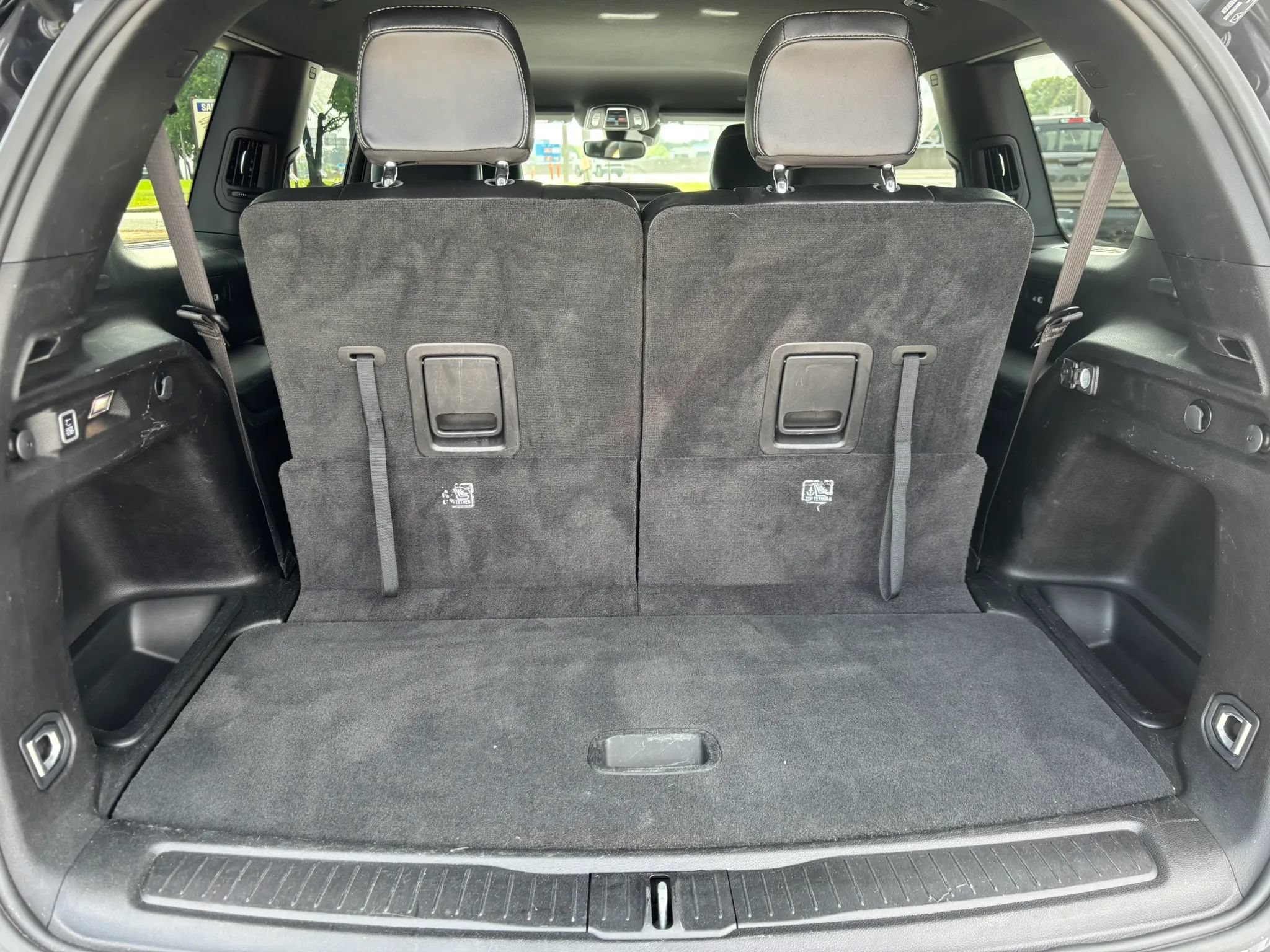 Used 2023 Jeep Grand Cherokee L Laredo AWD/4WD image 18