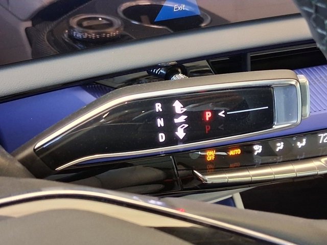 New 2025 Cadillac Optiq Luxury 1 w/ LPO, ONYX Package image 11