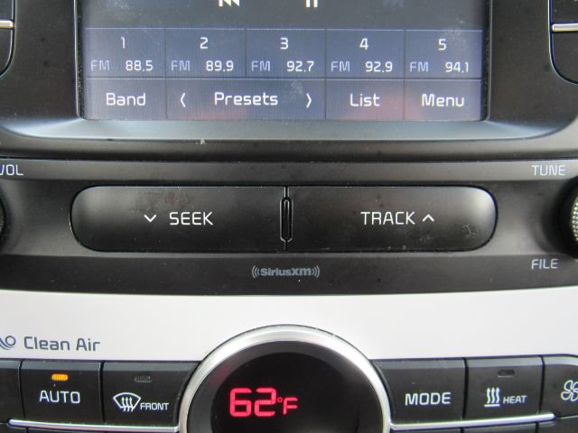Used 2017 Kia Soul EV-e FWD image 42