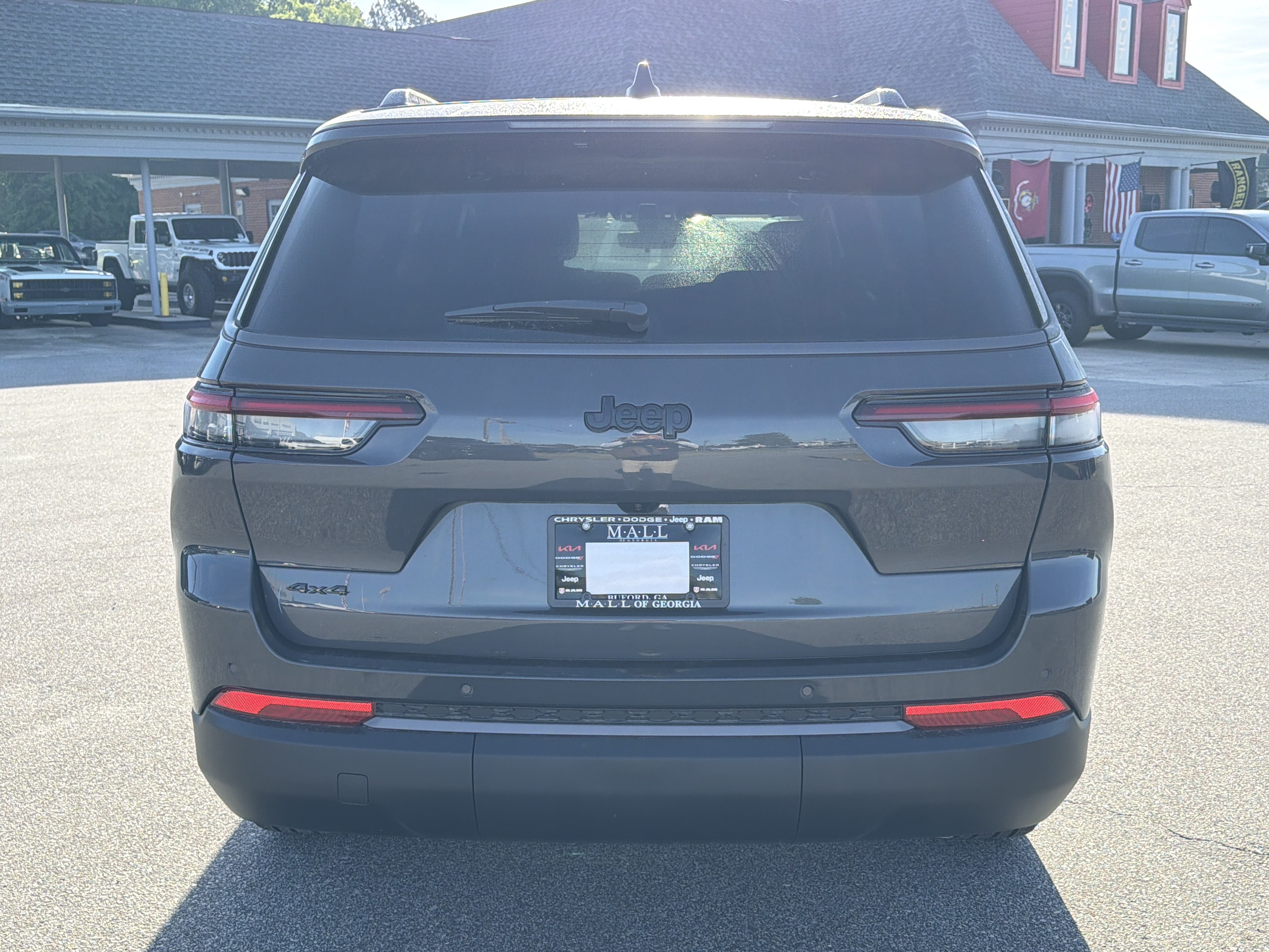 New 2026 Jeep Grand Cherokee L Limited w/ Limited Altitude Package AWD/4WD image 5