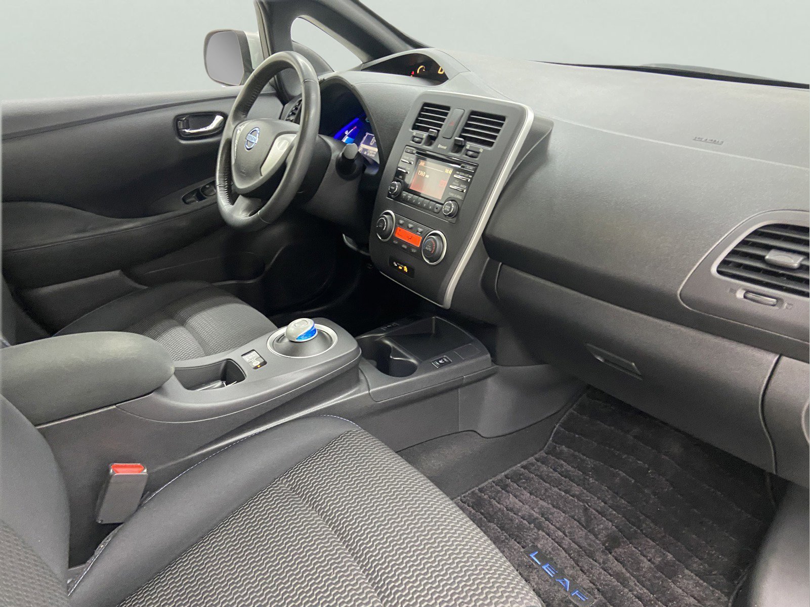 Used 2013 Nissan Leaf S w/ Charger Pkg image 17