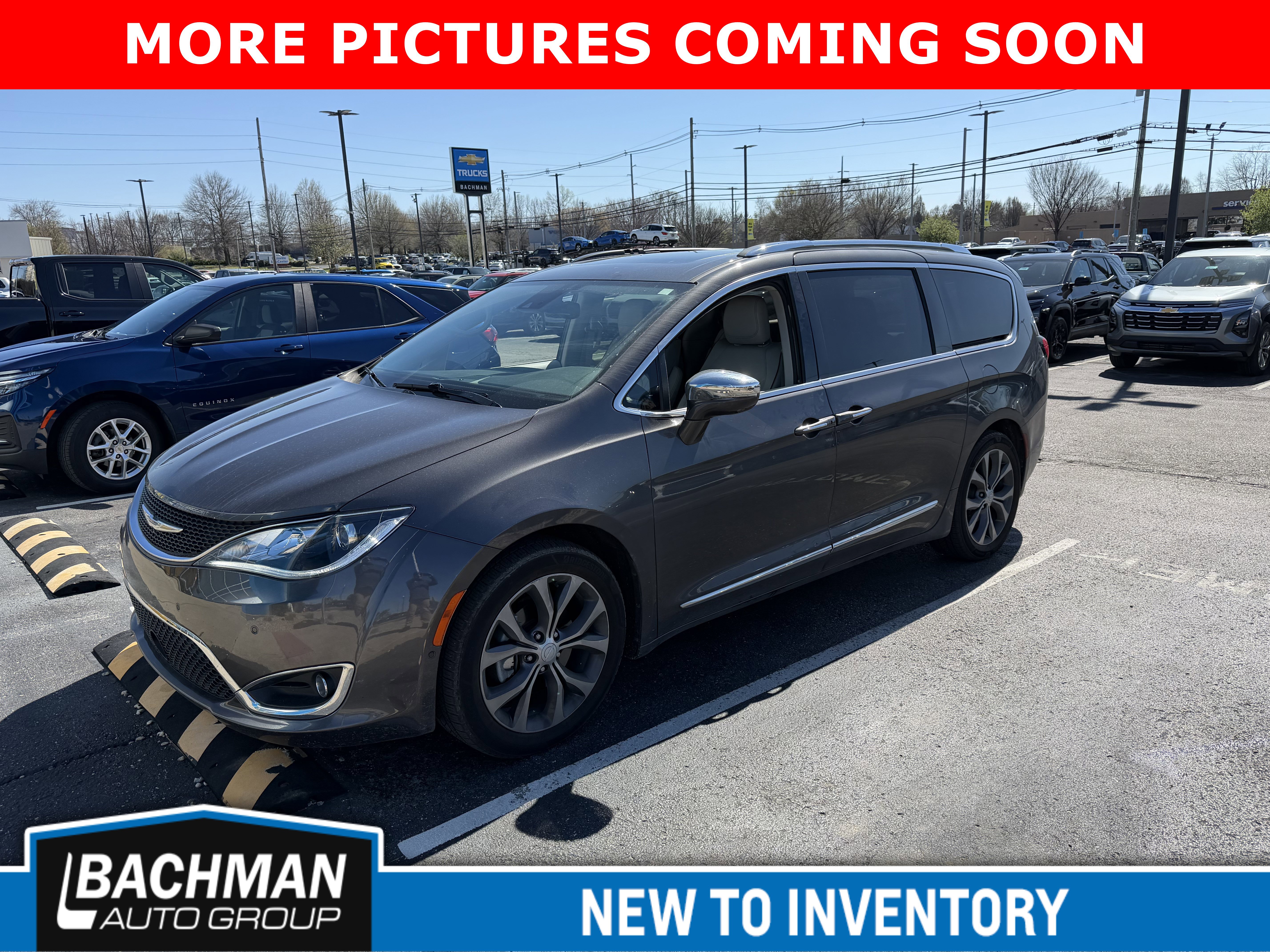 Used 2017 Chrysler Pacifica Limited w/ UConnect Theater Package image 4