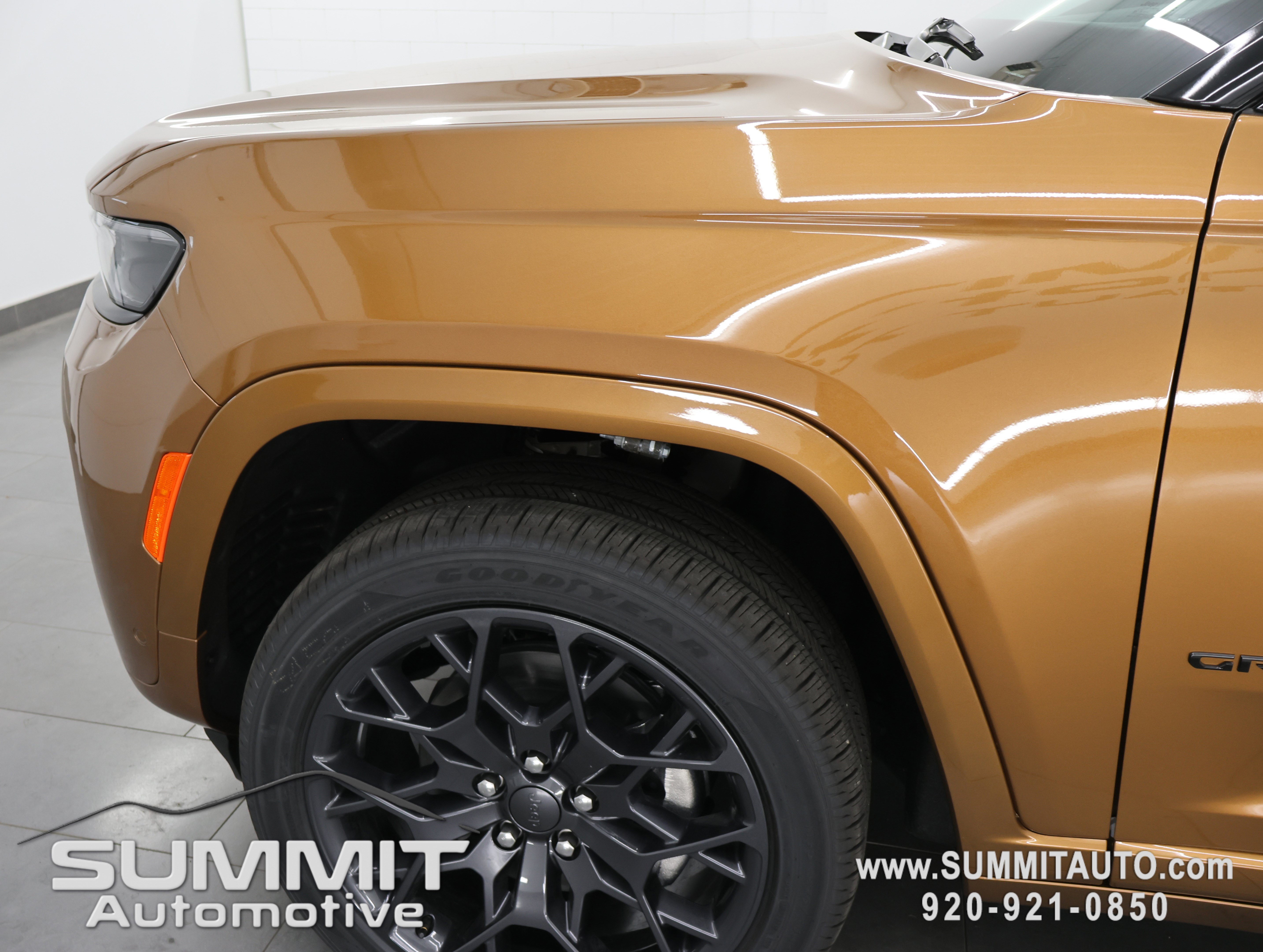 New 2026 Jeep Grand Cherokee L Summit w/ Obsidian Package AWD/4WD image 39
