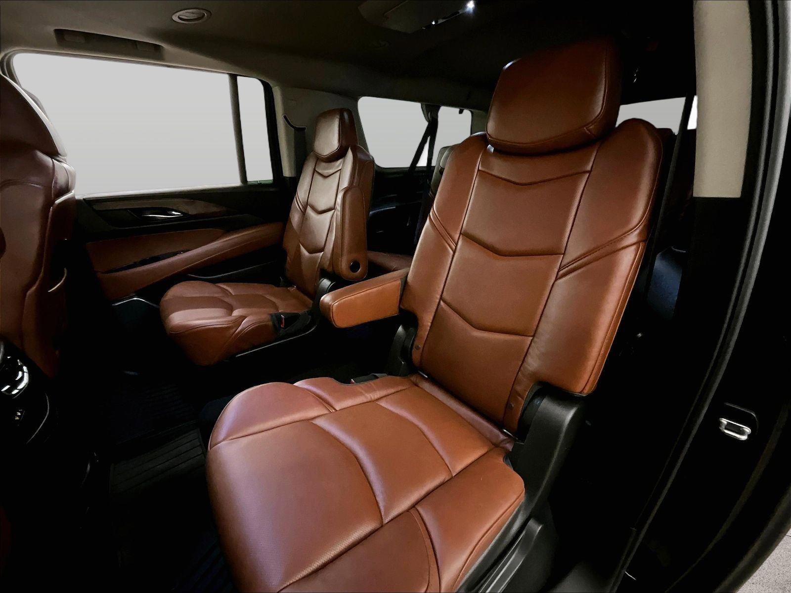 Used 2015 Cadillac Escalade ESV Luxury image 25