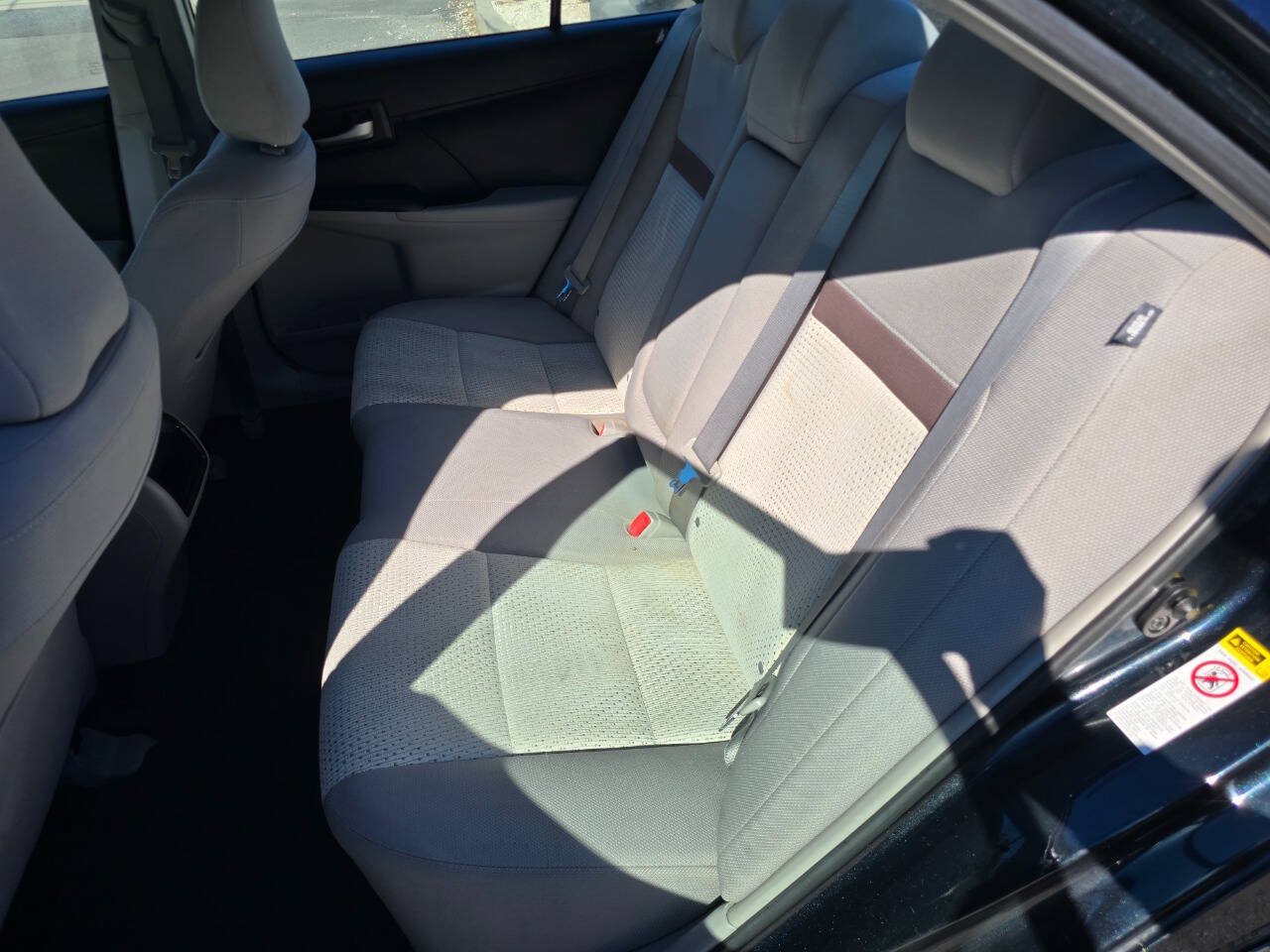 Used 2013 Toyota Camry LE FWD image 18