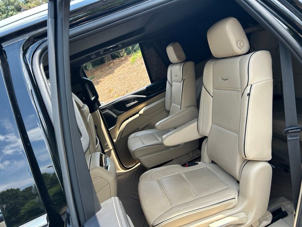 Used 2022 Cadillac Escalade Premium Luxury w/ Performance Package AWD/4WD image 40