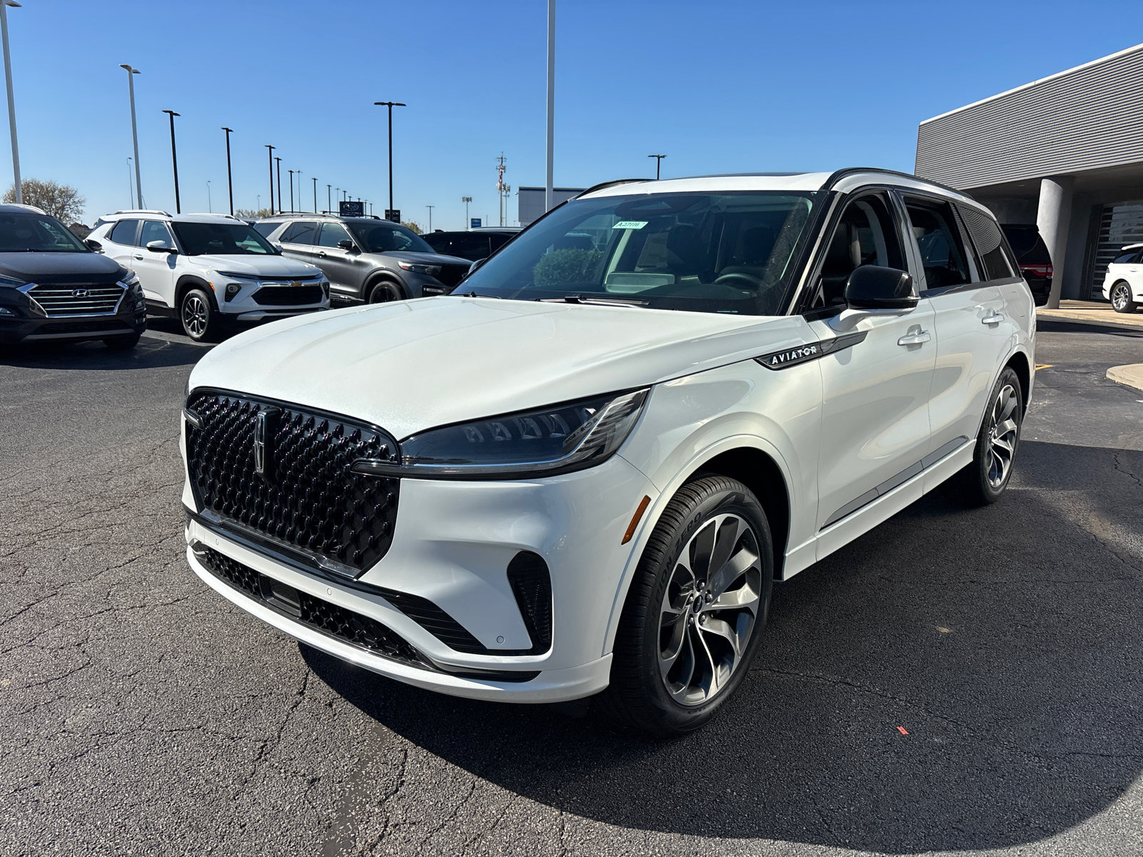 New 2027 Lincoln Aviator AWD w/ Jet Appearance Package image 3