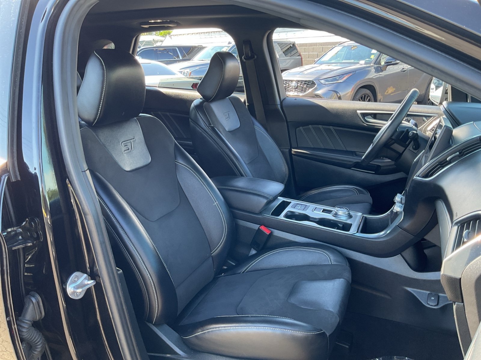 Used 2022 Ford Edge ST w/ Equipment Group 401A AWD/4WD image 21