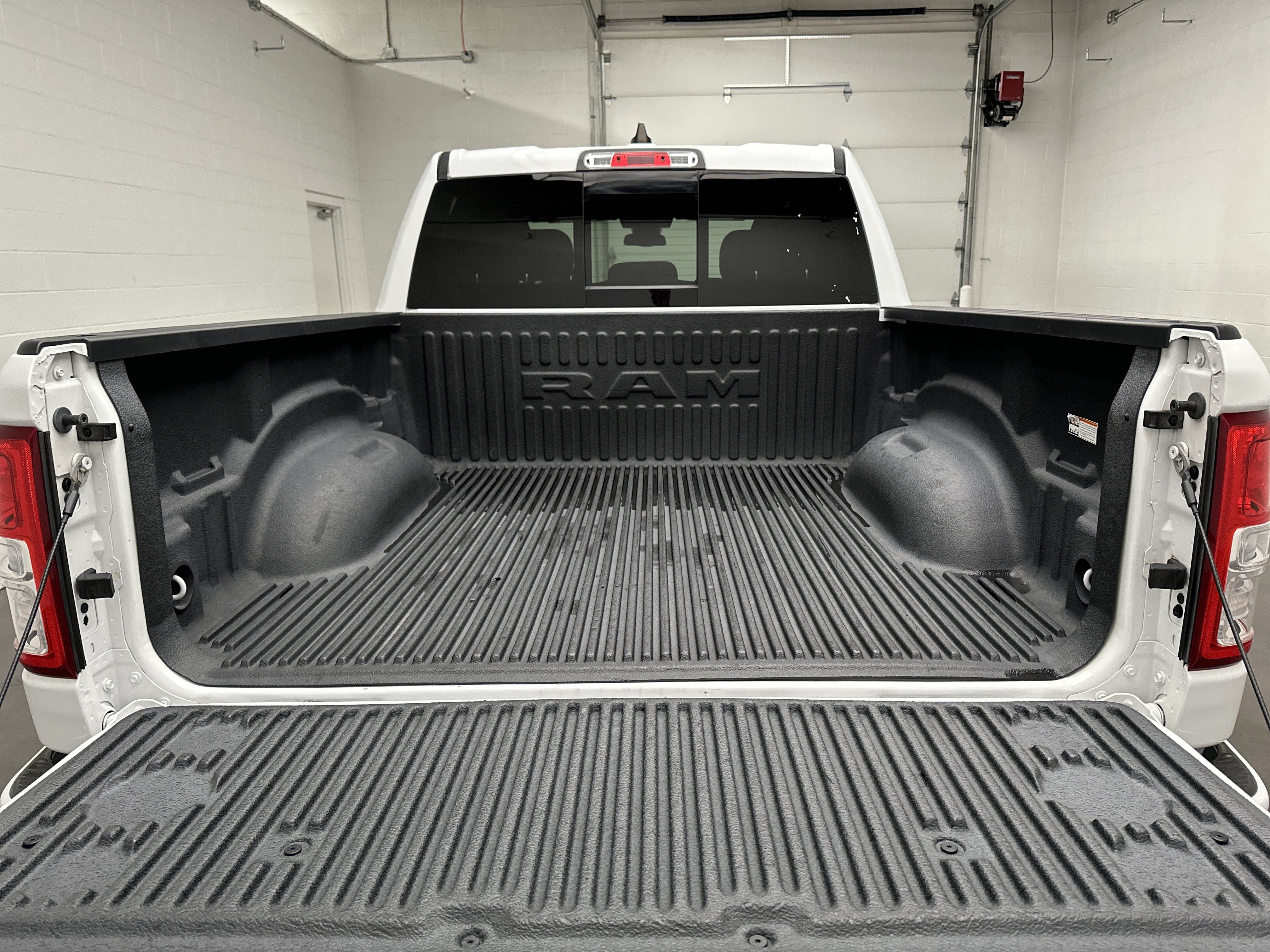 Used 2023 RAM 1500 Big Horn AWD/4WD image 15