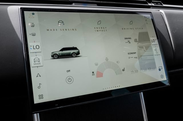 New 2026 Land Rover Range Rover SE AWD/4WD image 35