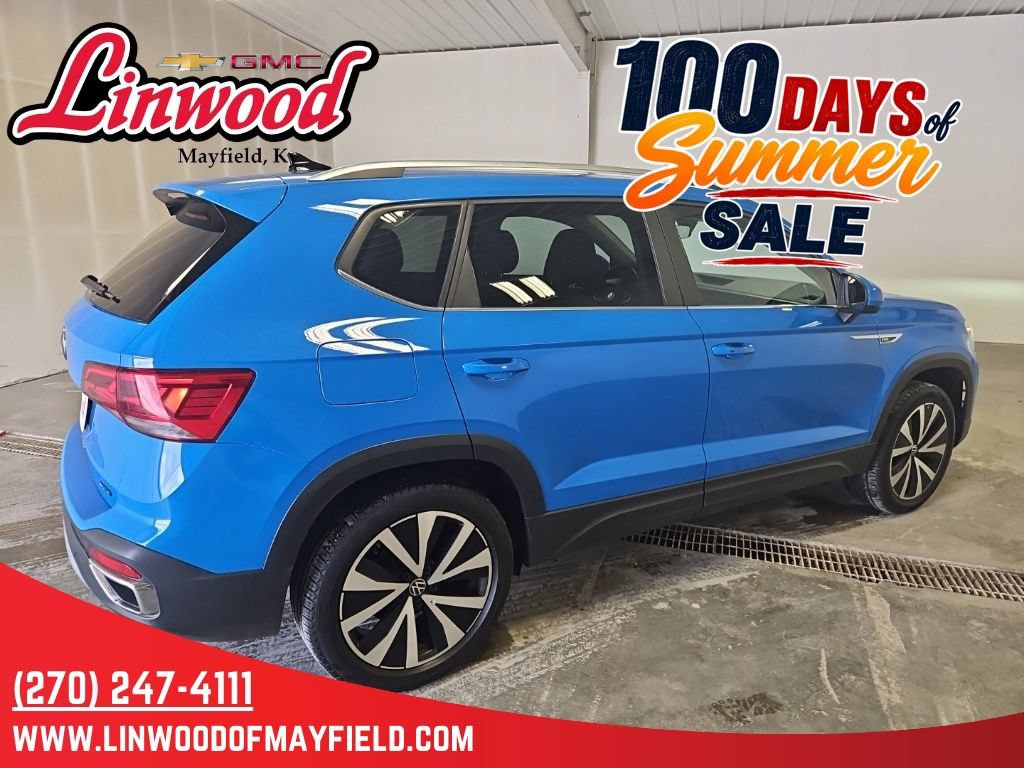 Used 2022 Volkswagen Taos SE AWD/4WD image 2