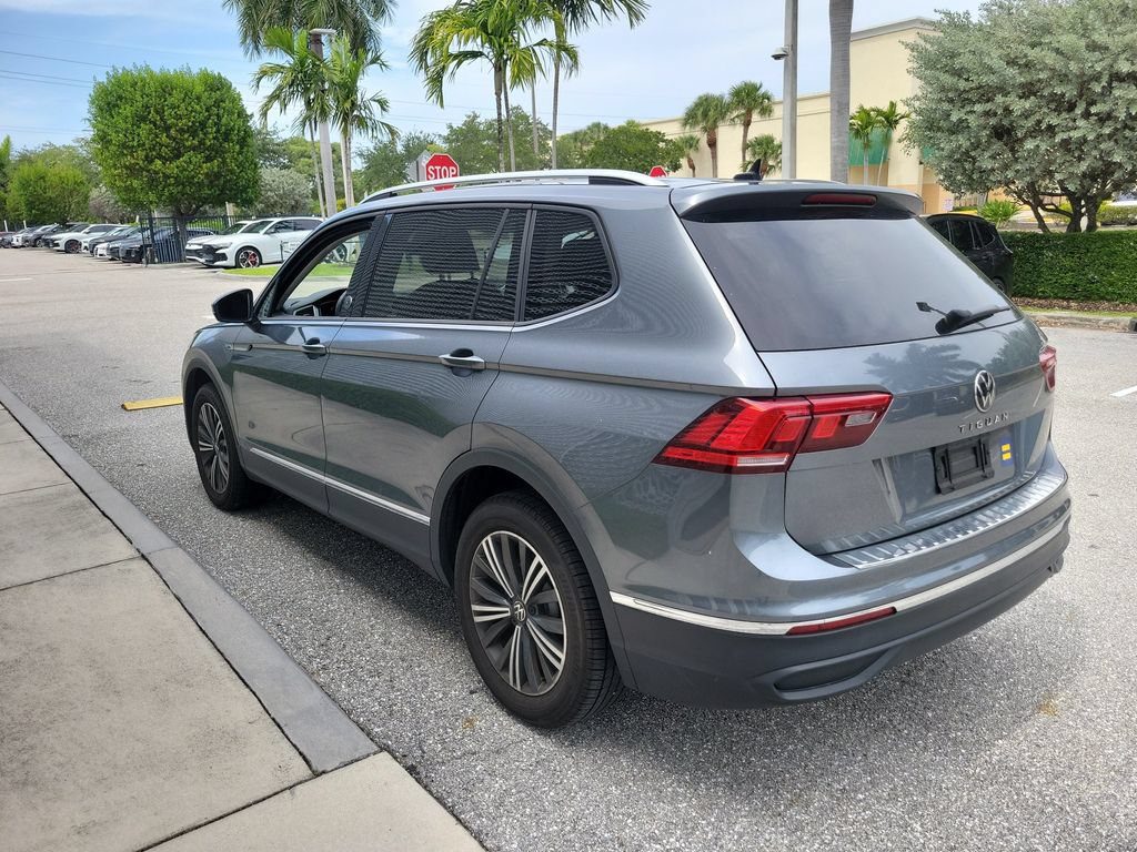 Used 2024 Volkswagen Tiguan Wolfsburg Edition FWD image 3