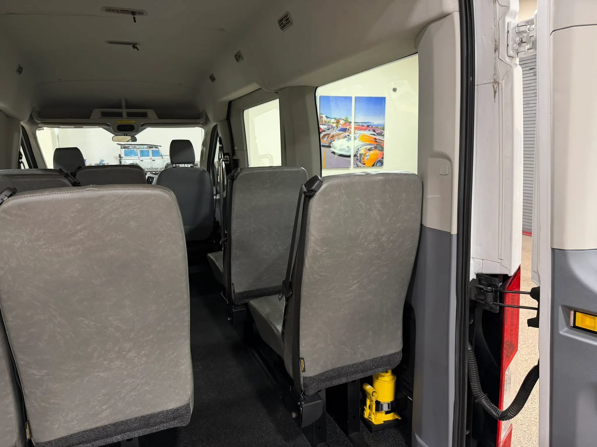 Used 2015 Ford Transit 150 XL RWD image 29
