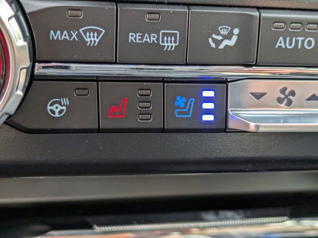 New 2026 Ford F250 Lariat w/ Black Appearance Package image 25