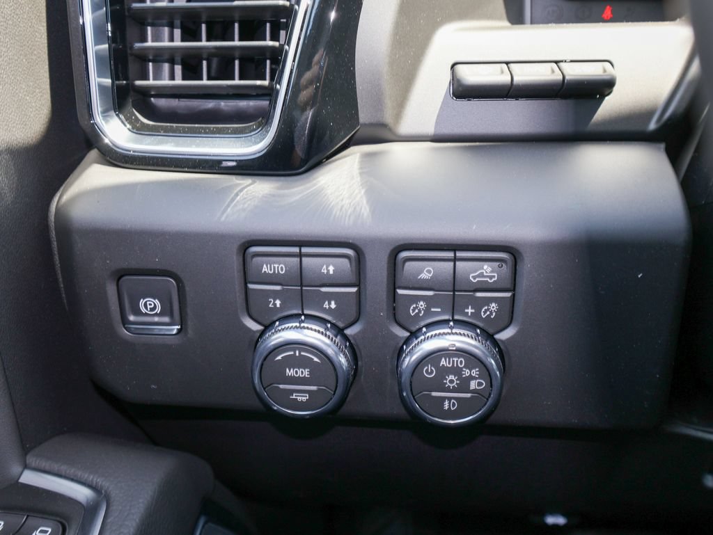 New 2026 GMC Sierra 3500 Denali w/ Denali Reserve Package AWD/4WD image 28
