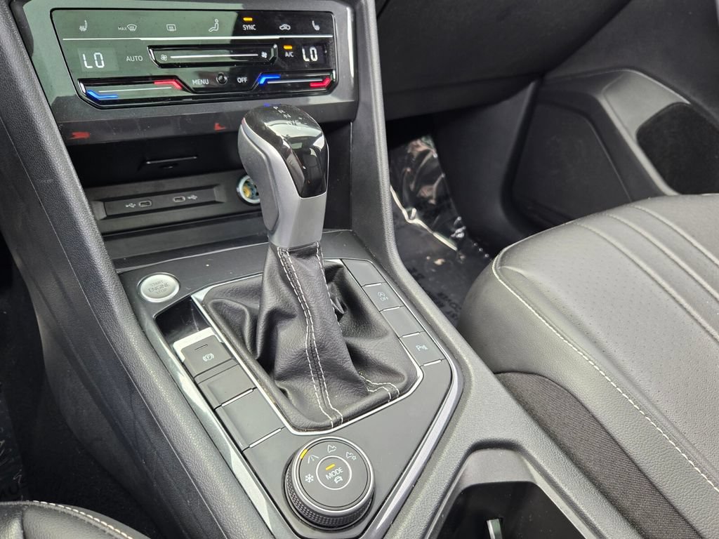 Certified 2024 Volkswagen Tiguan SE R-Line AWD/4WD image 20