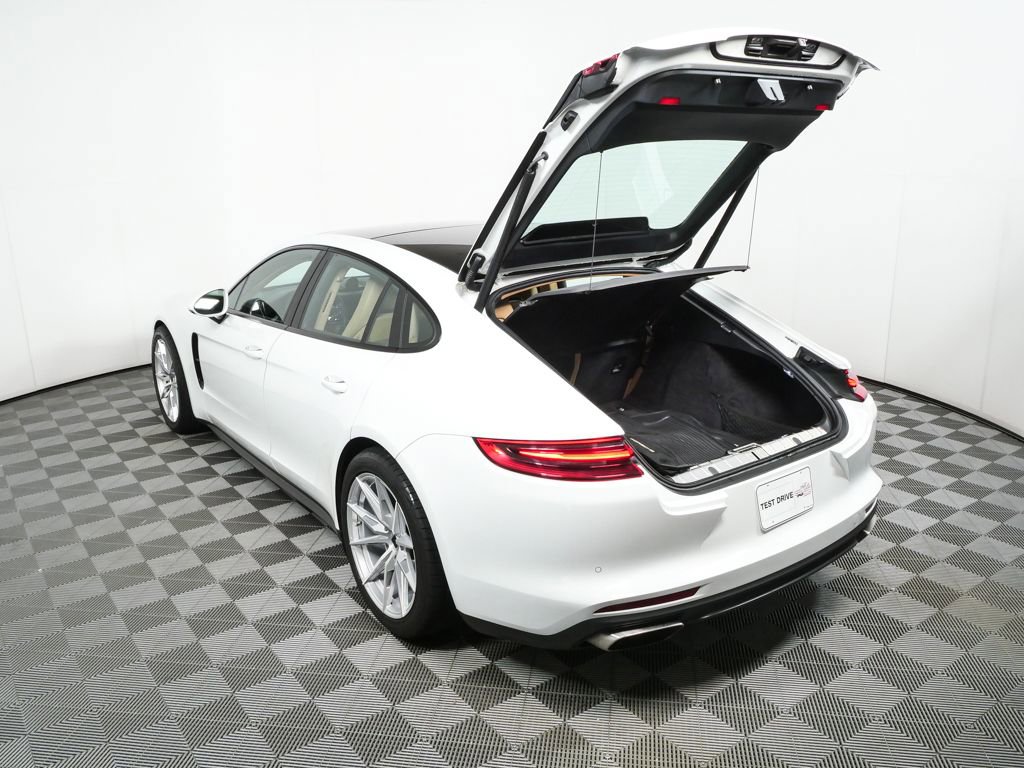 Used 2018 Porsche Panamera RWD image 26