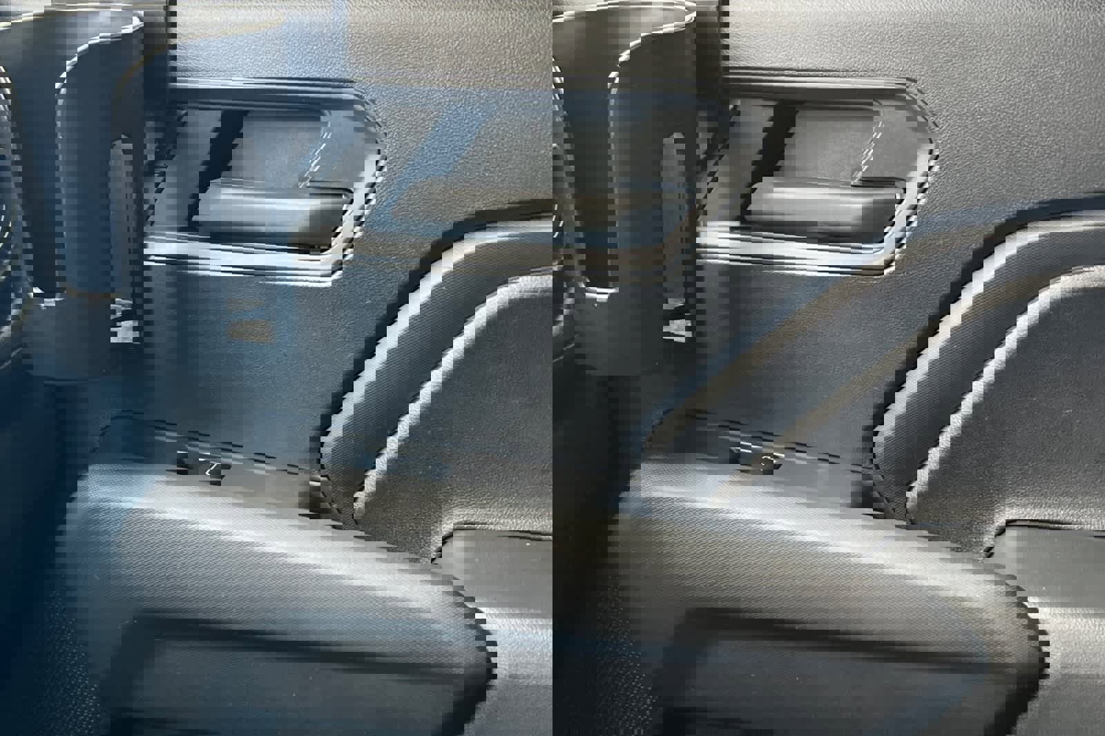 Used 2023 Chevrolet Colorado Trail Boss w/ Advanced Trailering Package image 19