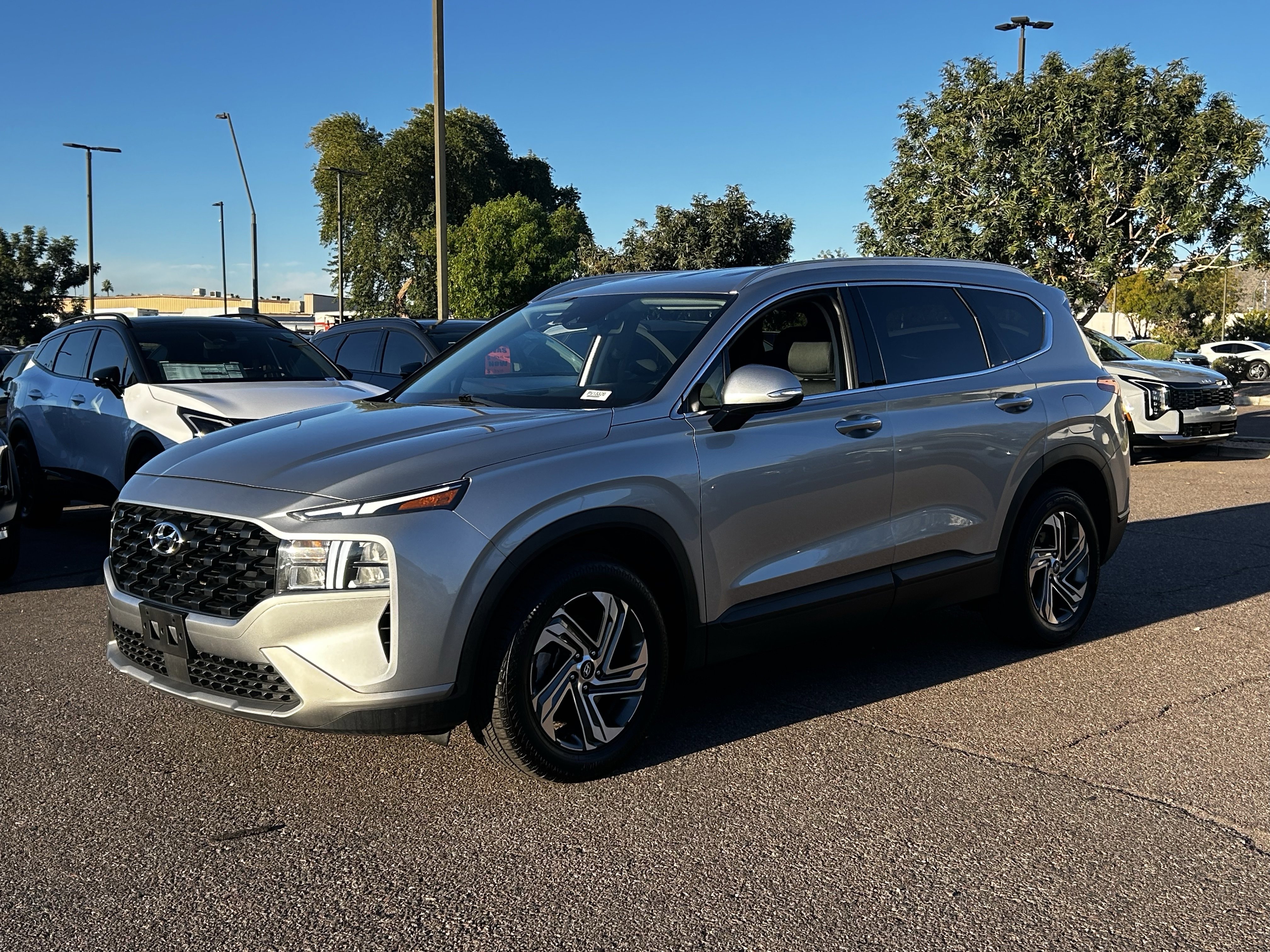 Used 2023 Hyundai Santa Fe SEL image 2