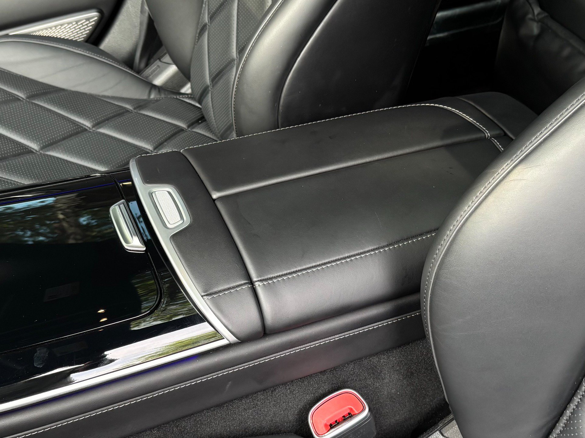 Used 2024 Mercedes-Benz Maybach S 580 4MATIC image 32