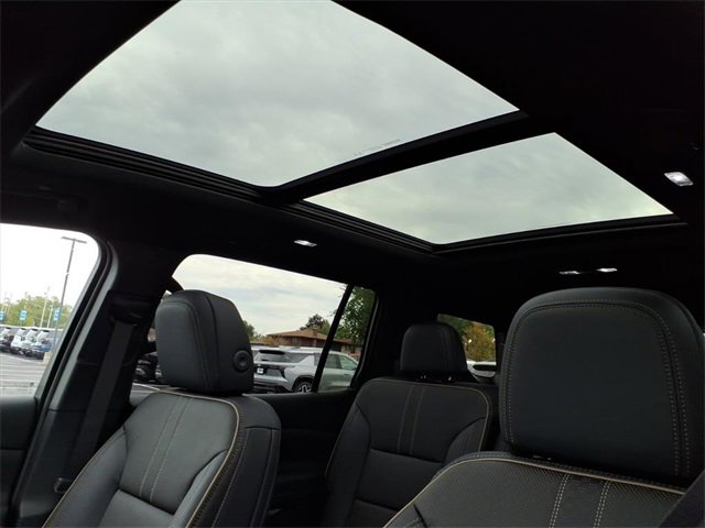 New 2026 Chevrolet Traverse High Country w/ LPO, Floor Liner Package image 12