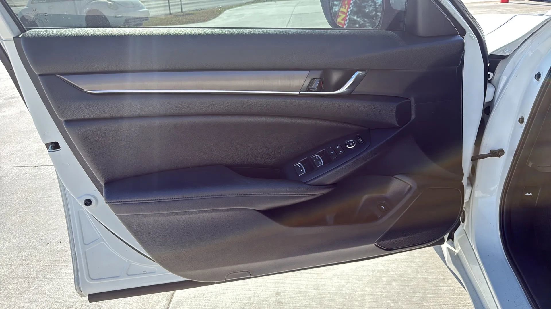 Used 2019 Honda Accord LX image 6