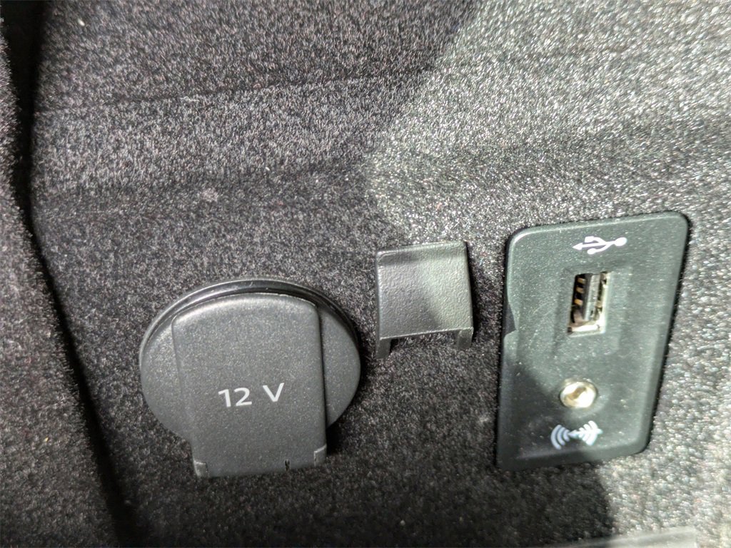 Used 2018 Porsche Panamera 4 image 25