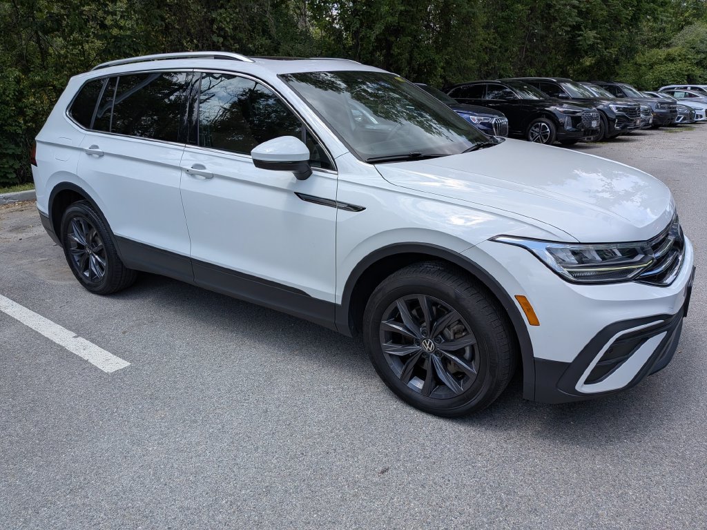 Certified 2024 Volkswagen Tiguan SE AWD/4WD image 1