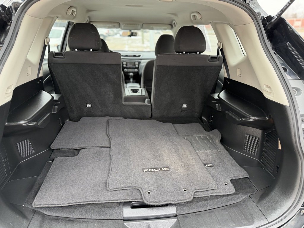 Used 2015 Nissan Rogue S image 8