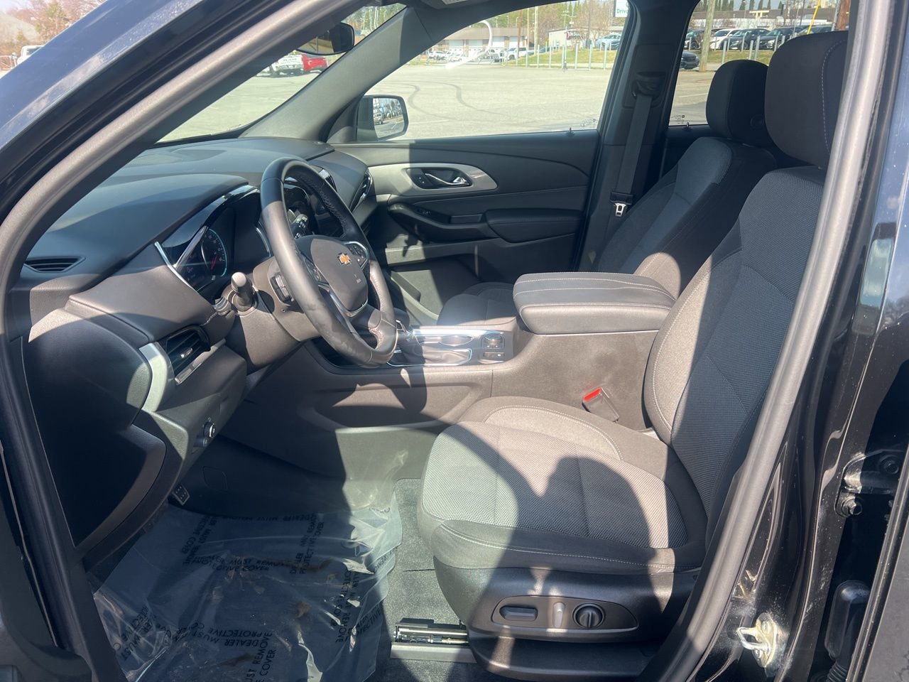 Used 2023 Chevrolet Traverse LT w/ LPO, Floor Liner Package image 16