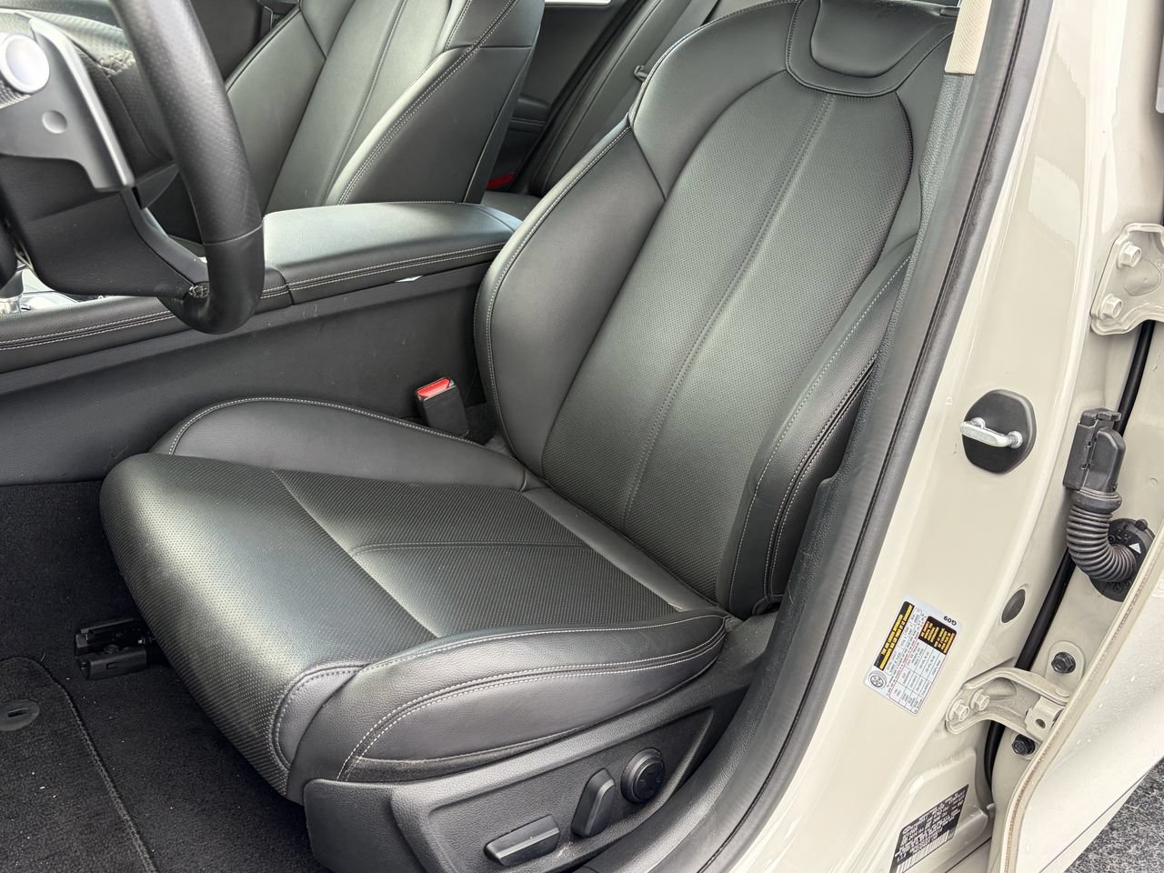 Used 2026 Genesis G70 2.5T RWD image 16