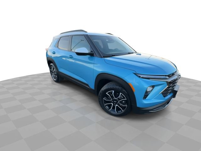 Used 2025 Chevrolet TrailBlazer ACTIV w/ Driver Confidence Package image 2